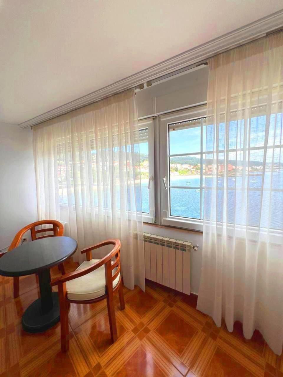 Hotel Corcubion Playa De Quenxe Room photo